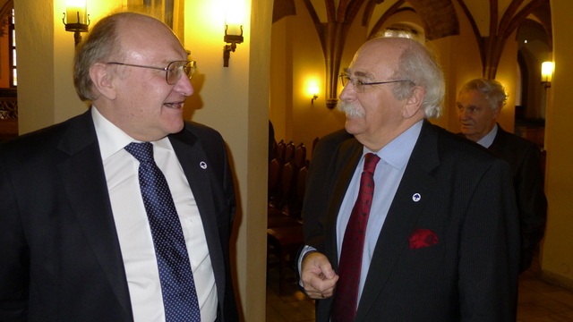 New AE members: Jacek Kossut and Tadeusz Luty, back Henryk Ratajczak (Photo: J. Langer)