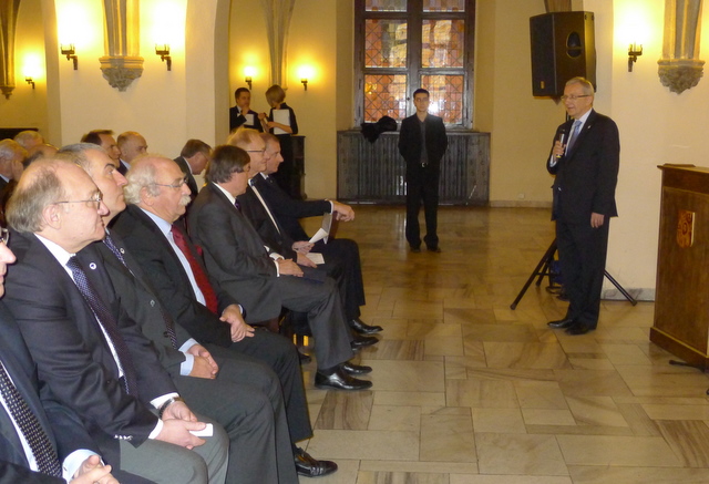 Jerzy Langer chairs the opening ceremony, first left 3 new AE members, Jacek Kossut, Jacek Otlewski, Tadeusz Luty (Photo: J. Langer)