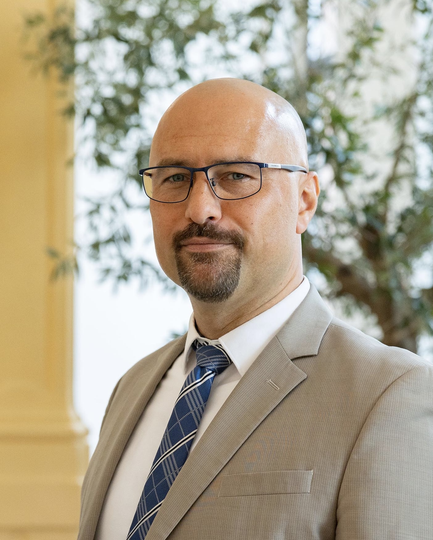 Thomas Hoffmann Thomas Hoffmann